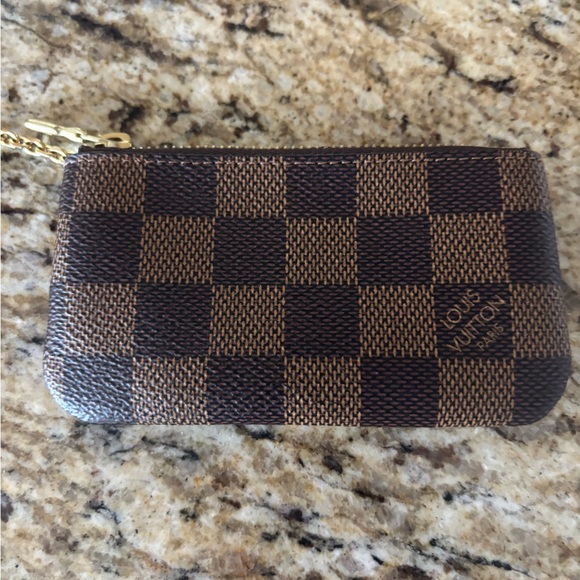Louis Vuitton key pouch - Picture 5 of 11